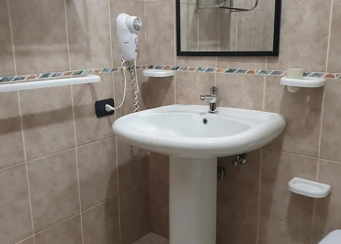 Ristorante L'orizzonte فندق لا كاستيلا