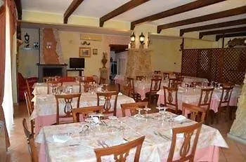 Ristorante L'orizzonte Отель Ле-Кастелла